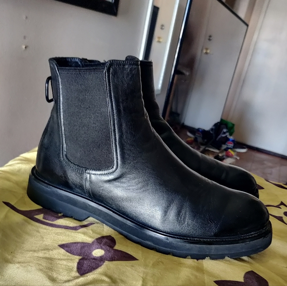 Valentino Garavani Chelsea Boots